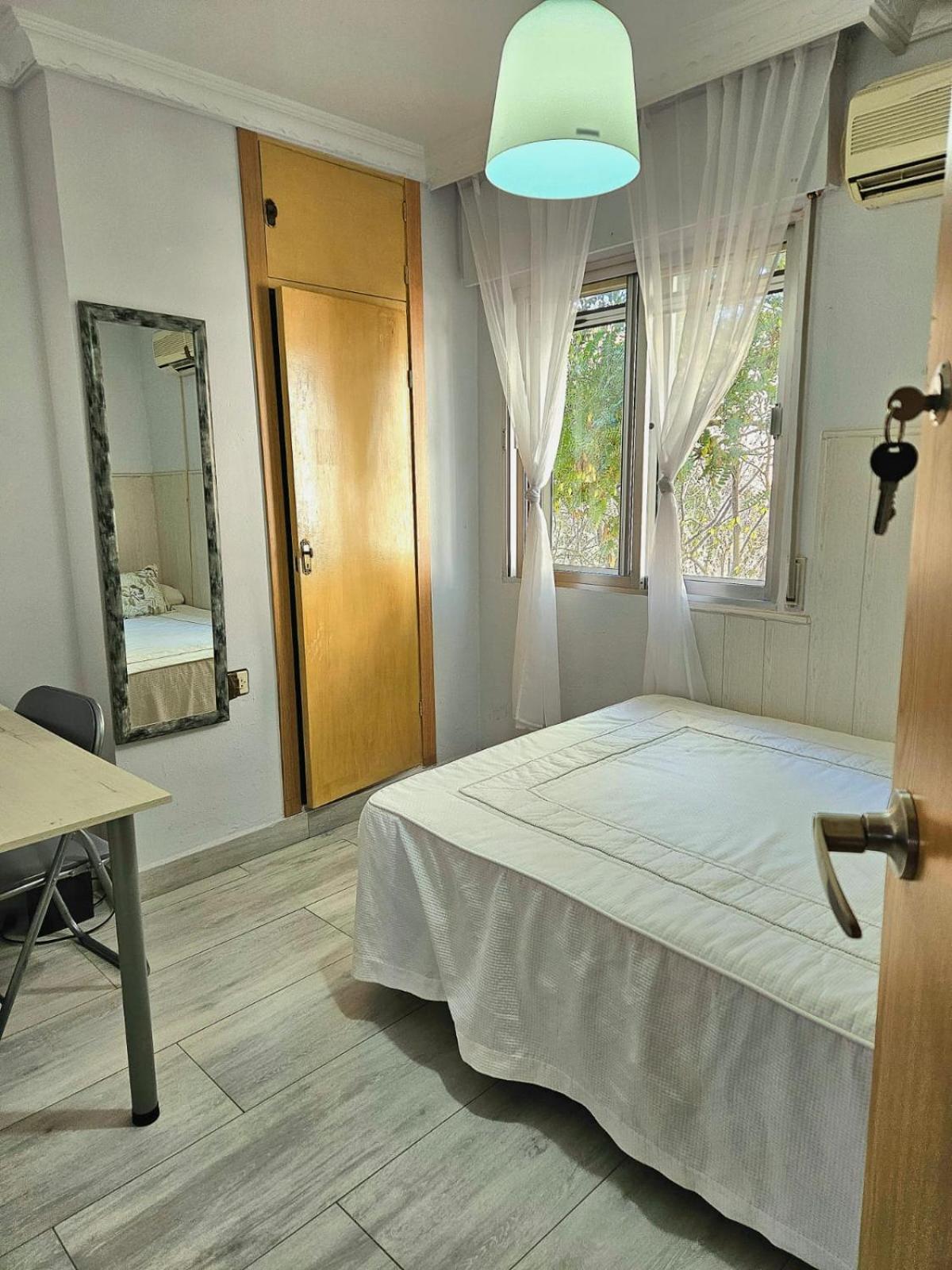 Habitacion Privada A 15 Min De La Playa/Piso Hotel Huelva Exterior photo